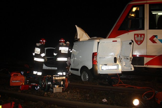 Tragedia na torach, dwie osoby nie żyją - zdjęcia