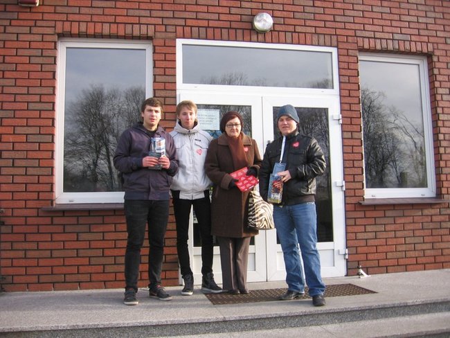 Kwestowali na ulicach Krobi - zdjęcia	