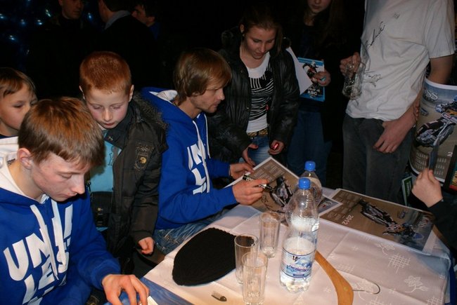 W żużlowej scenerii - zdjęcia