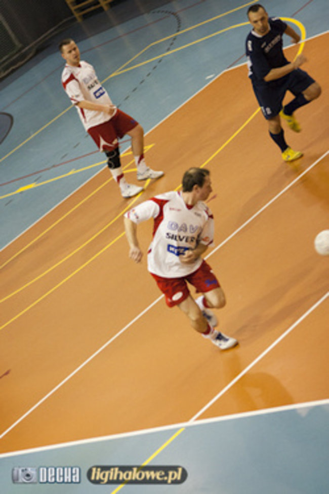 Lider traci punkty - zdjęcia