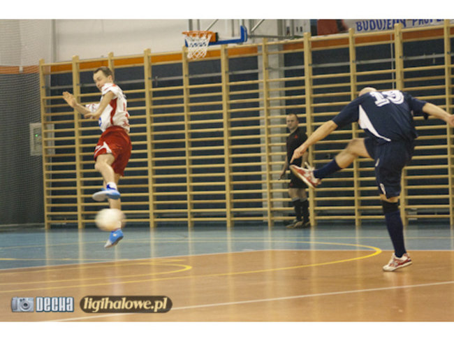 Lider traci punkty - zdjęcia