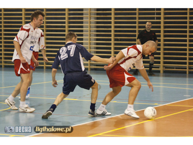 Lider traci punkty - zdjęcia