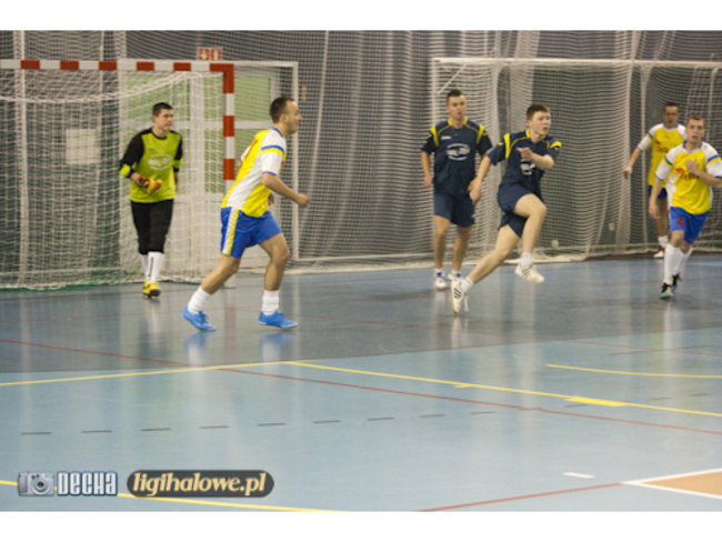 Lider traci punkty - zdjęcia