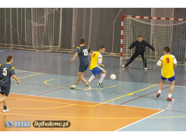 Lider traci punkty - zdjęcia