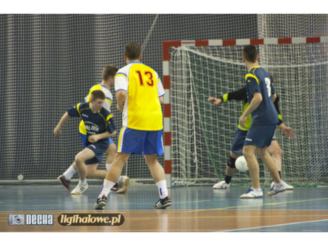 Lider traci punkty - zdjęcia