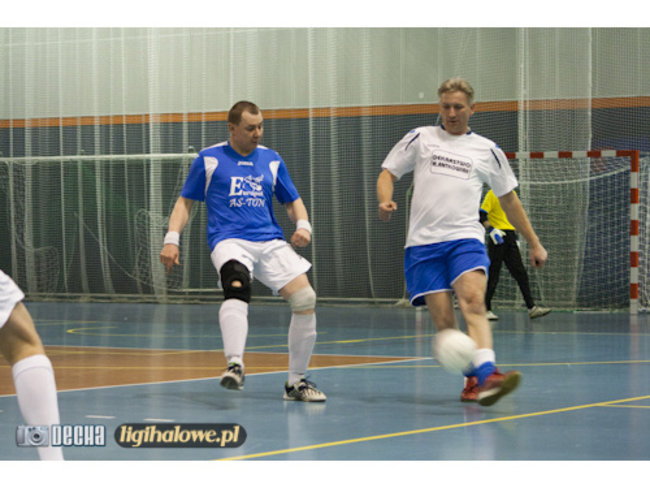 Lider traci punkty - zdjęcia