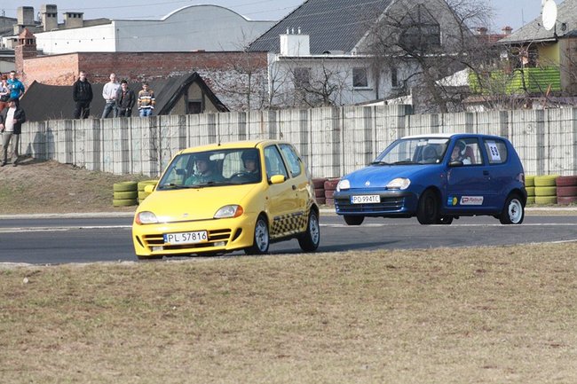 Sezon wyścigów rozpoczety - zdjęcia