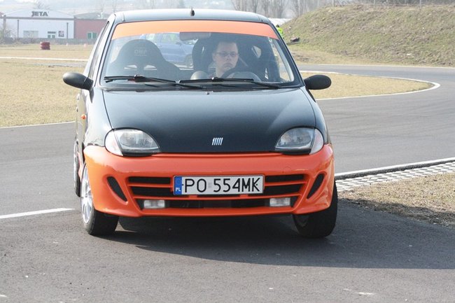 Sezon wyścigów rozpoczety - zdjęcia
