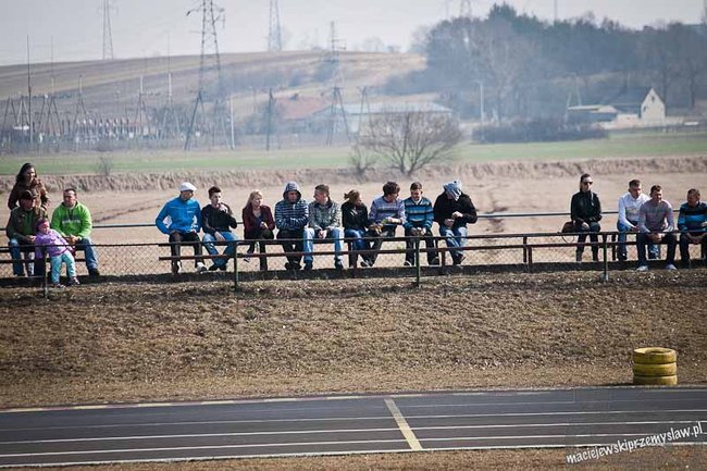 Sezon wyścigów rozpoczety - zdjęcia