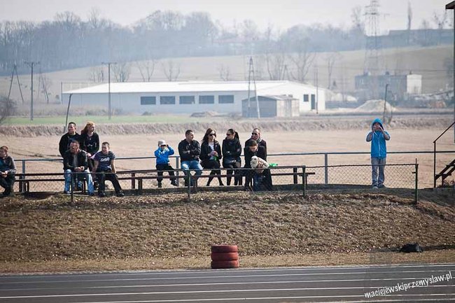 Sezon wyścigów rozpoczety - zdjęcia