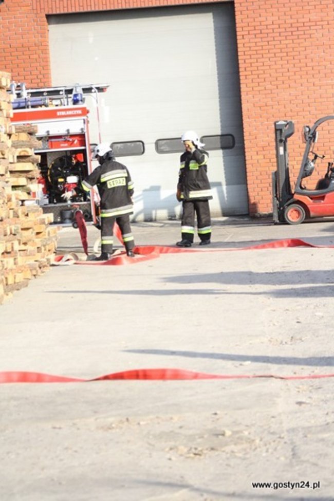Pożar tartaku w Kunowie - zdjęcia
