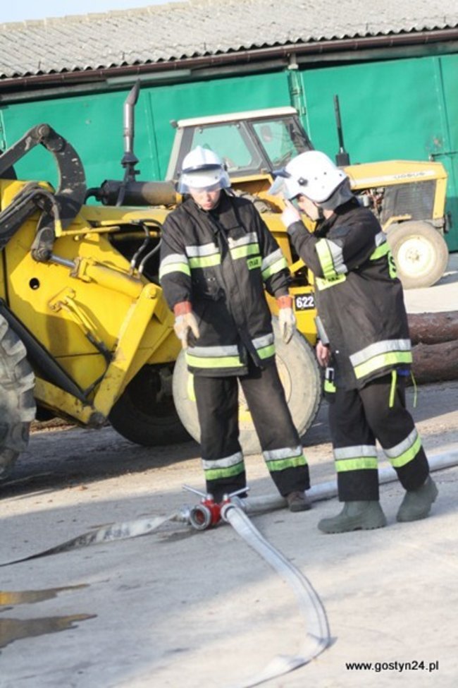 Pożar tartaku w Kunowie - zdjęcia