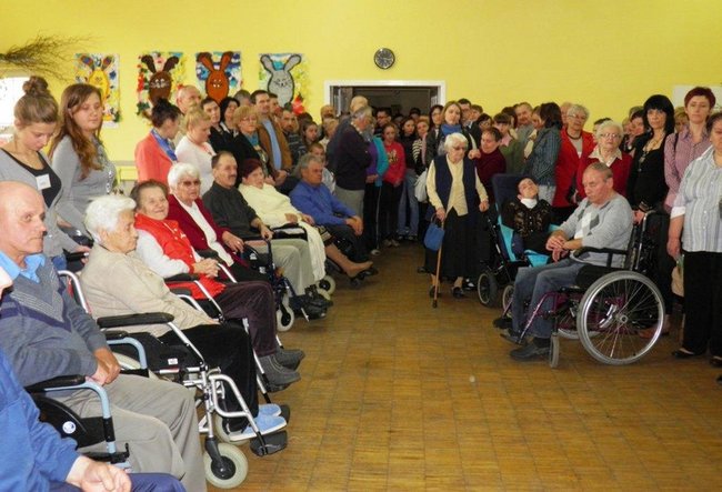 Wystawa z gigantycznym kurczakiem - zdjęcia