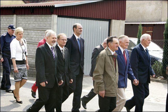 Uczcili pamięć bohaterów  - zdjęcia