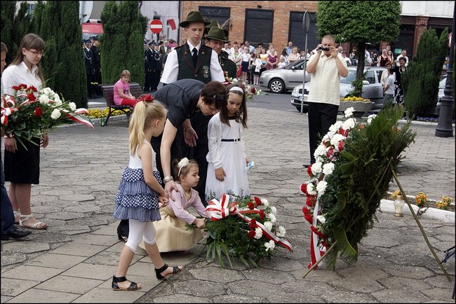Uczcili pamięć bohaterów  - zdjęcia