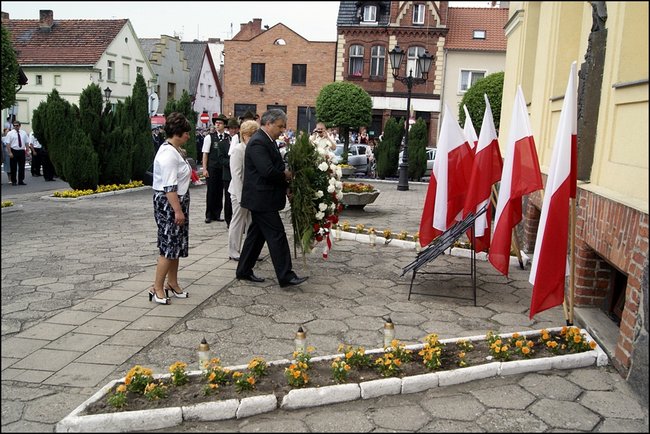 Uczcili pamięć bohaterów  - zdjęcia