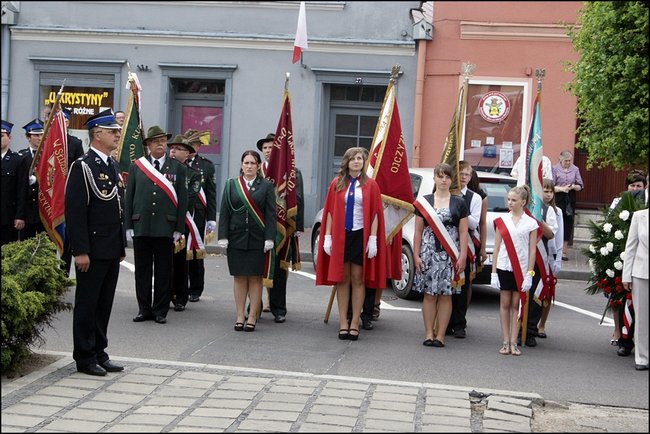 Uczcili pamięć bohaterów  - zdjęcia