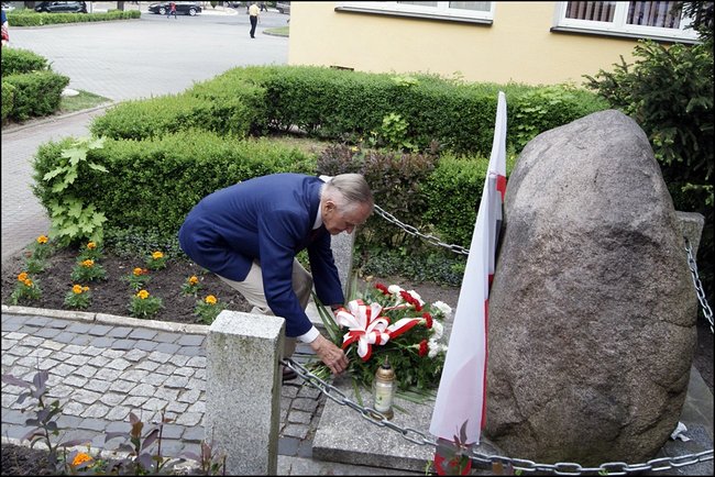 Uczcili pamięć bohaterów  - zdjęcia