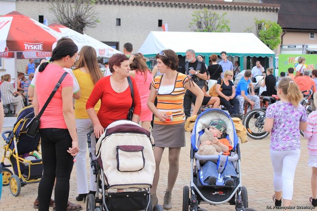 Majówka przy fontannie - zdjęcia