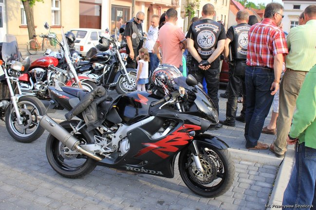 Majówka przy fontannie - zdjęcia