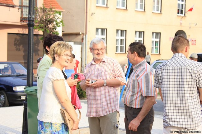 Majówka przy fontannie - zdjęcia