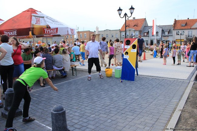 Majówka przy fontannie - zdjęcia