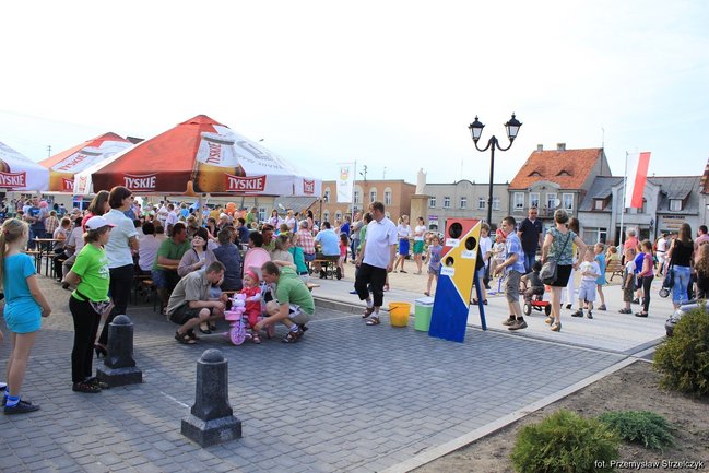 Majówka przy fontannie - zdjęcia