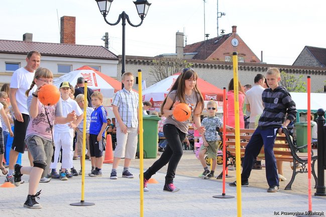 Majówka przy fontannie - zdjęcia