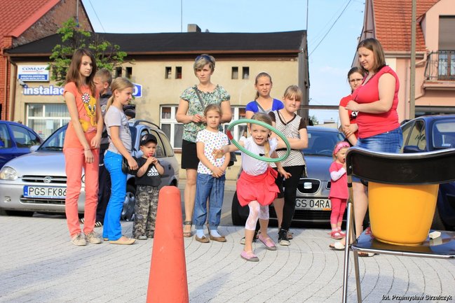 Majówka przy fontannie - zdjęcia