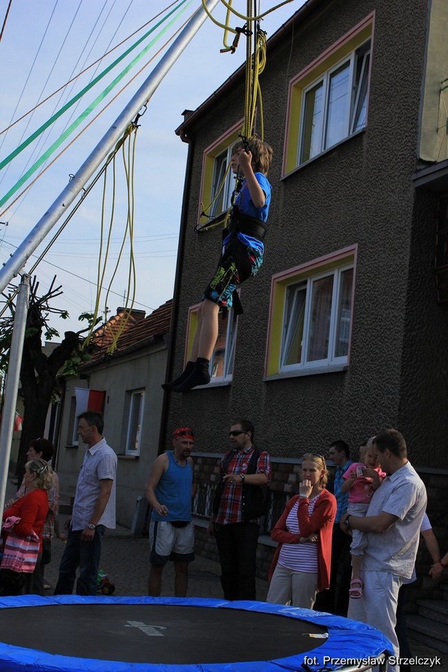 Majówka przy fontannie - zdjęcia