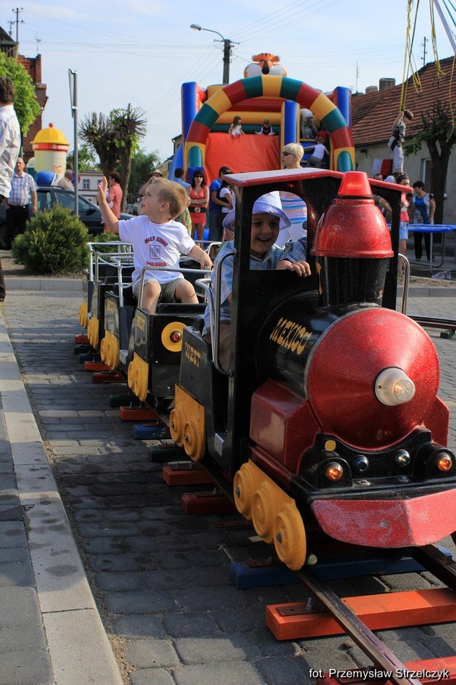 Majówka przy fontannie - zdjęcia