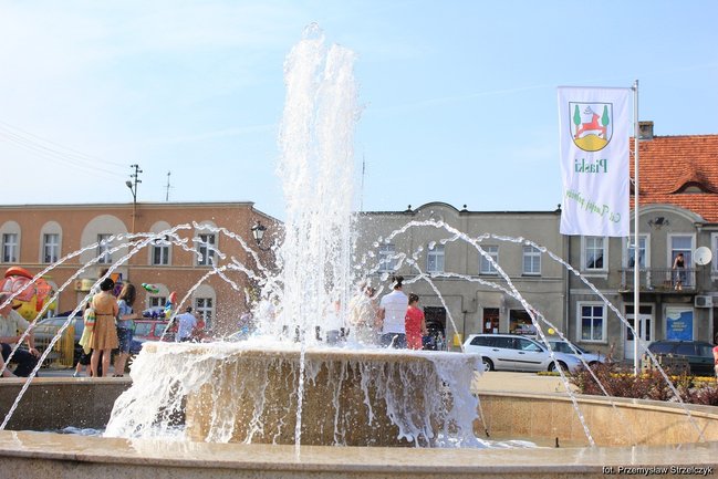 Majówka przy fontannie - zdjęcia