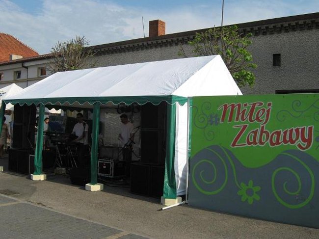 Majówka przy fontannie - zdjęcia