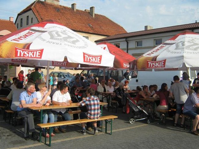 Majówka przy fontannie - zdjęcia