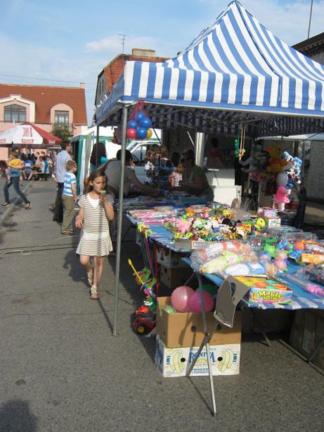 Majówka przy fontannie - zdjęcia