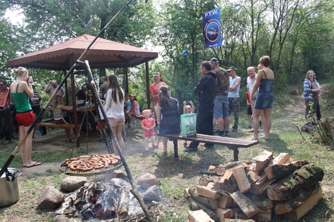 Raczyli się wędzonymi rybami - zdjęcia