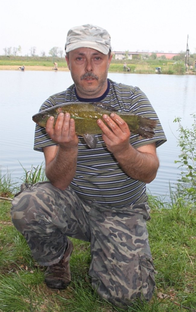 Raczyli się wędzonymi rybami - zdjęcia