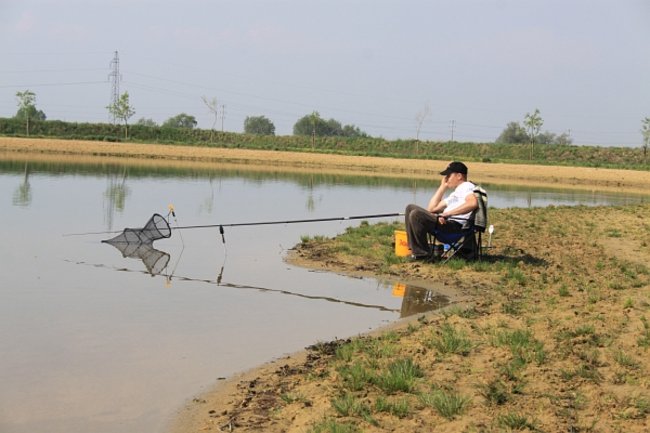 Raczyli się wędzonymi rybami - zdjęcia