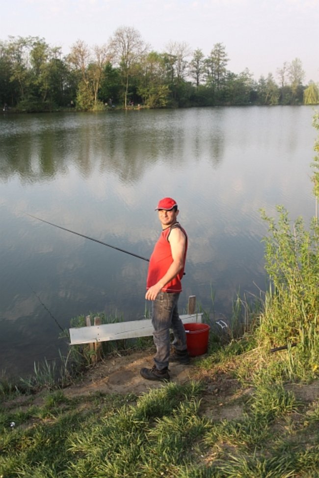 Raczyli się wędzonymi rybami - zdjęcia