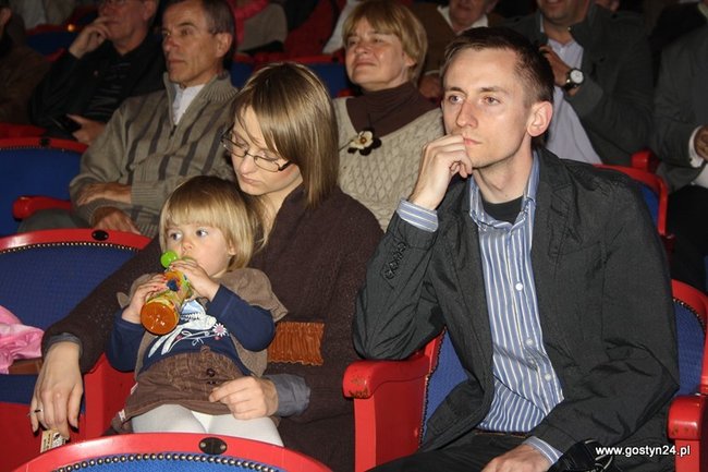 Zgromadzili 15 tys. fotografii - zdjęcia