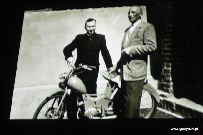 Zgromadzili 15 tys. fotografii - zdjęcia