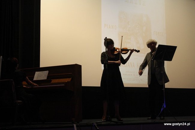 Zgromadzili 15 tys. fotografii - zdjęcia