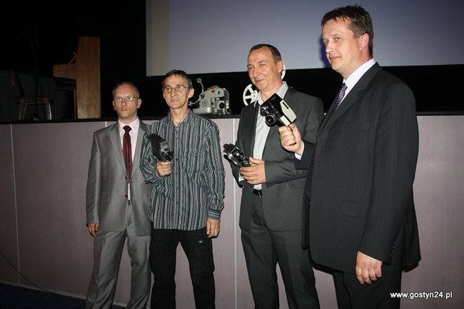 Zgromadzili 15 tys. fotografii - zdjęcia