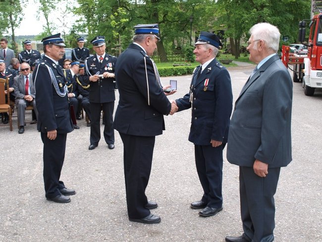 Zasłużyli na medale i odznaczenia - zdjęcia