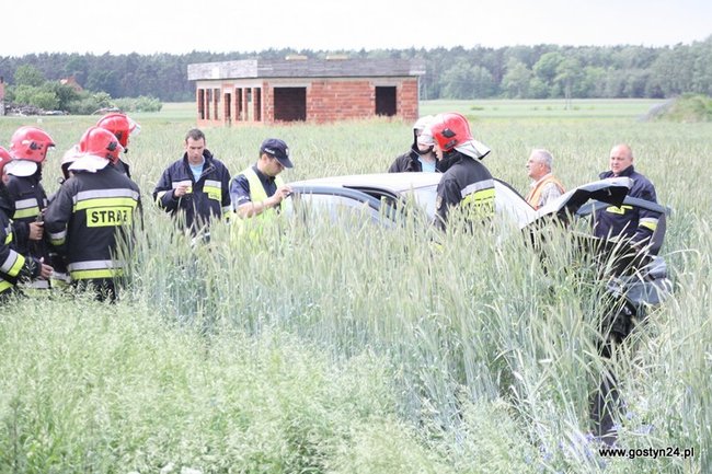 Wypadek na granicy powiatów - zdjęcia