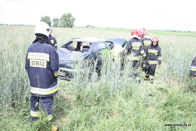 Wypadek na granicy powiatów - zdjęcia