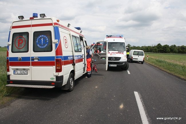 Wypadek na granicy powiatów - zdjęcia