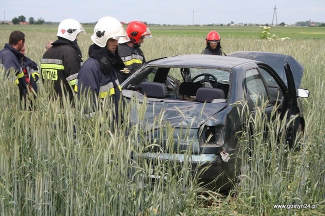 Wypadek na granicy powiatów - zdjęcia