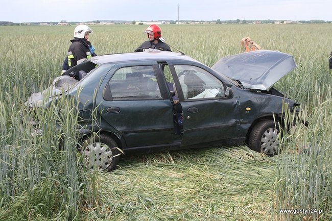 Wypadek na granicy powiatów - zdjęcia