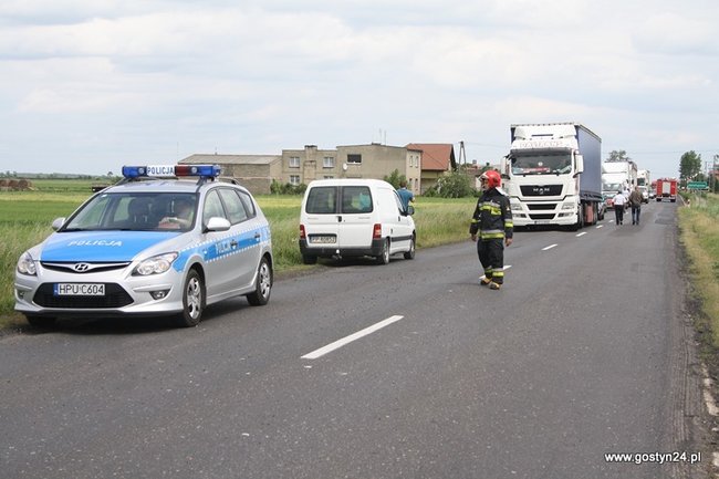 Wypadek na granicy powiatów - zdjęcia